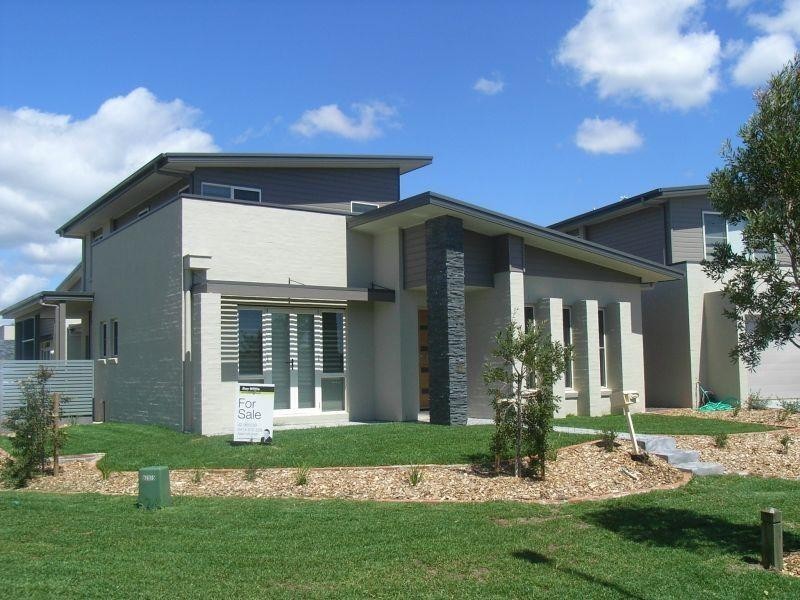 Home 4 Munmorah Circuit, Flinders NSW 2529