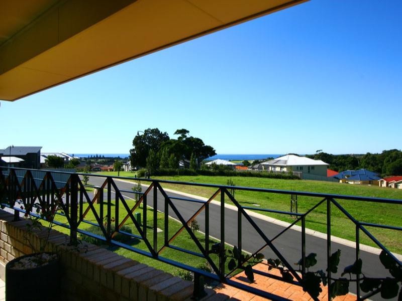 15 Norfolk Crescent, Shell Cove NSW 2529