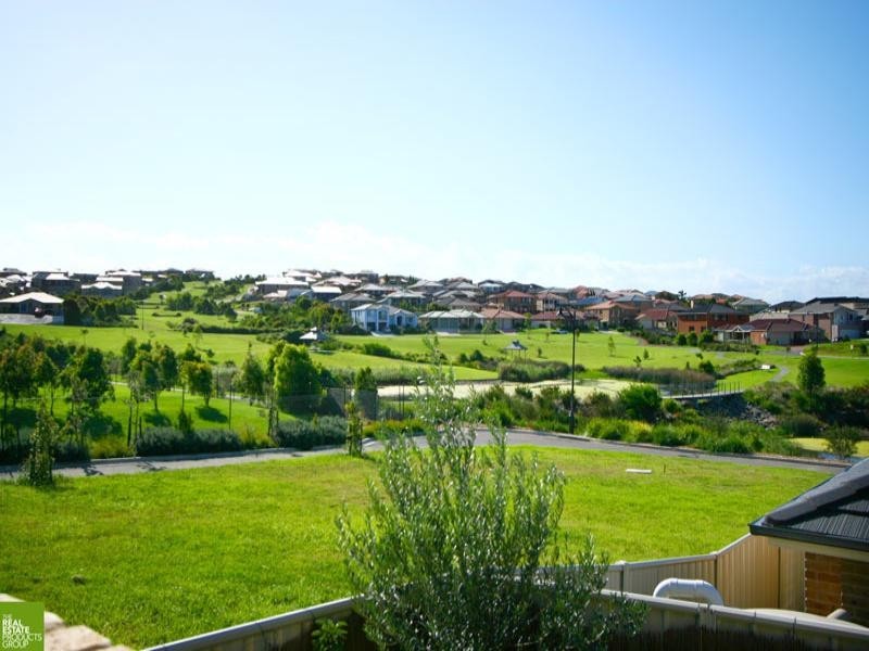 8 Hayman Crescent, Shell Cove NSW 2529