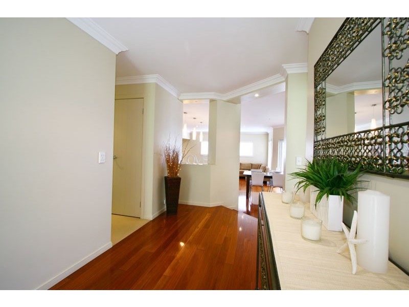 9 Garnett Grove, Flinders NSW 2529