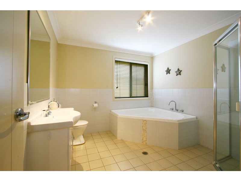 9 Garnett Grove, Flinders NSW 2529