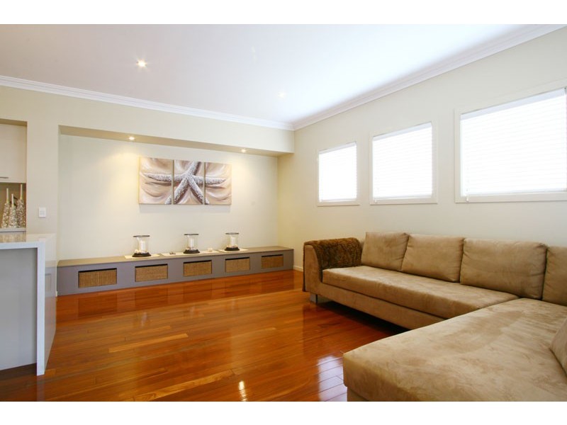 9 Garnett Grove, Flinders NSW 2529