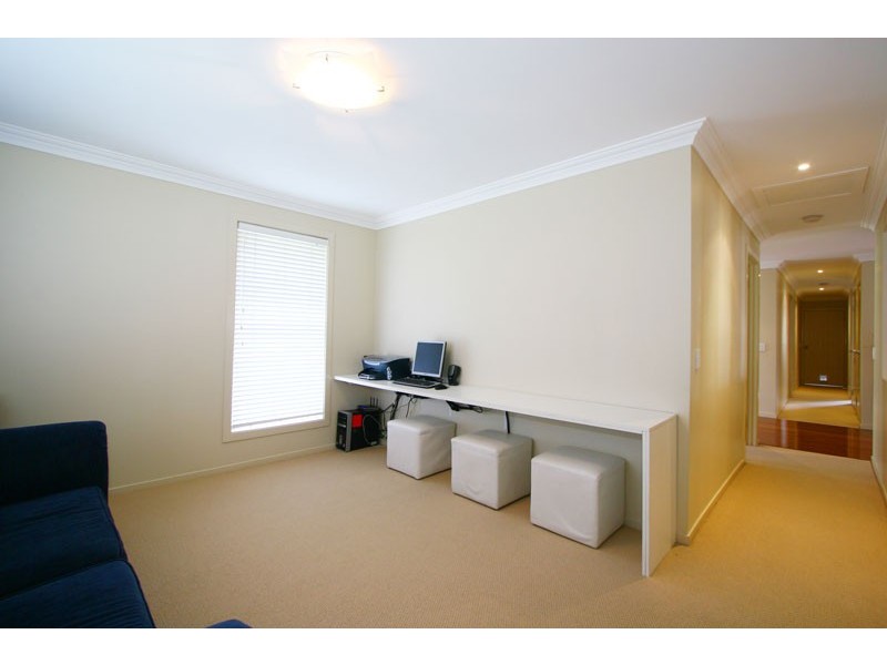 9 Garnett Grove, Flinders NSW 2529