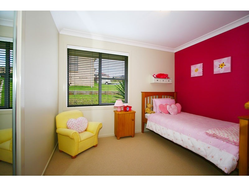 9 Garnett Grove, Flinders NSW 2529