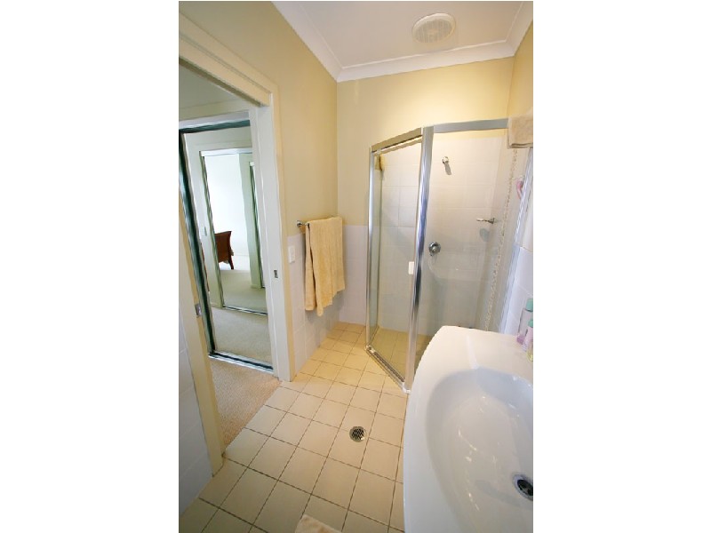9 Garnett Grove, Flinders NSW 2529