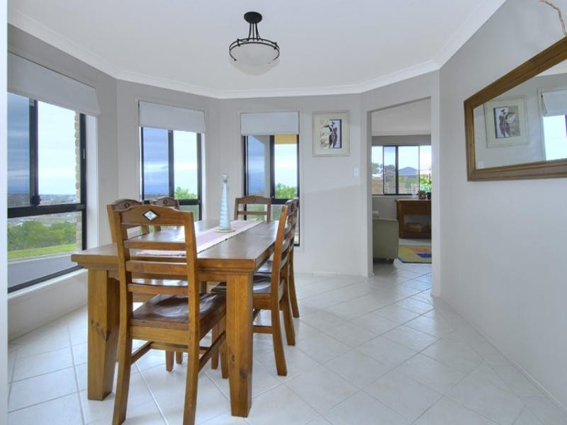 1 Lorikeet Place, Blackbutt NSW 2529