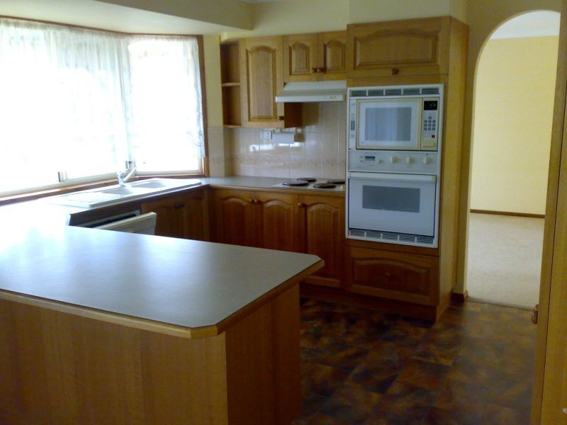 12 Mummuga Close, Flinders NSW 2529