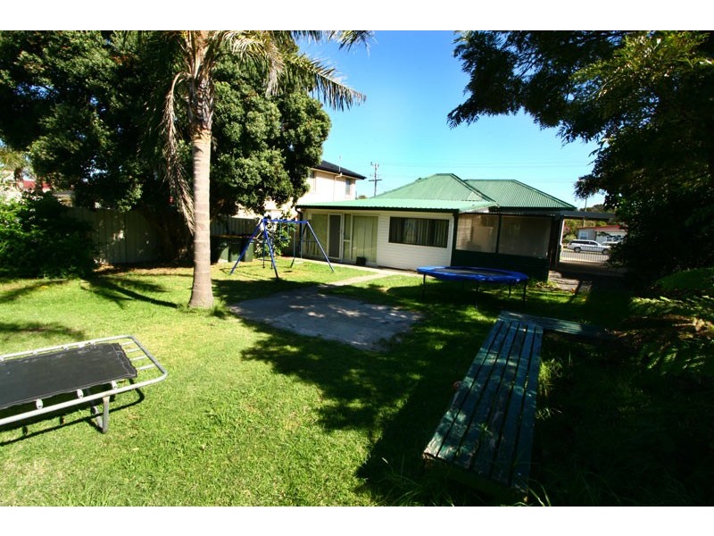 51 Osborne Parade, Warilla NSW 2528