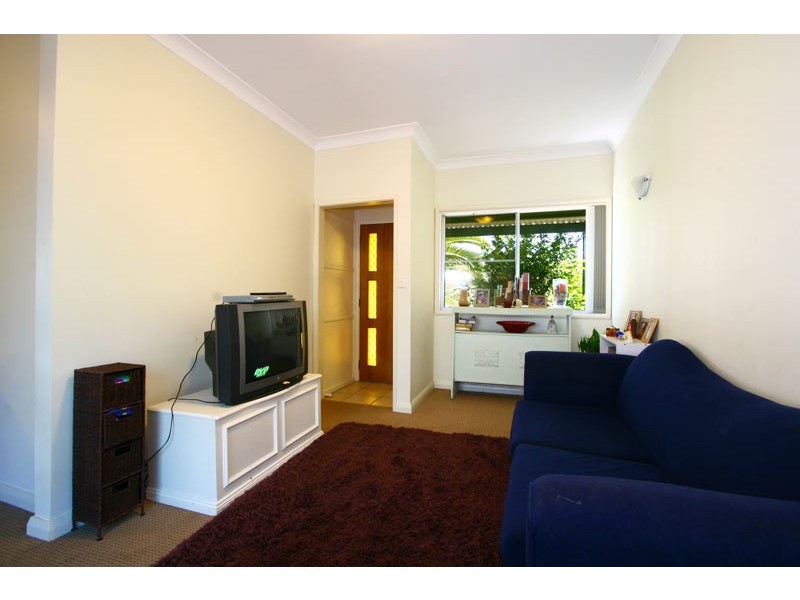 51 Osborne Parade, Warilla NSW 2528