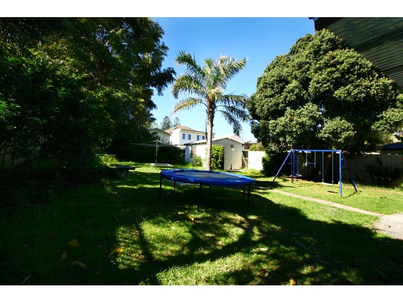 51 Osborne Parade, Warilla NSW 2528