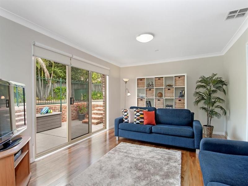 8 Woodgrove Avenue, Cherrybrook NSW 2126