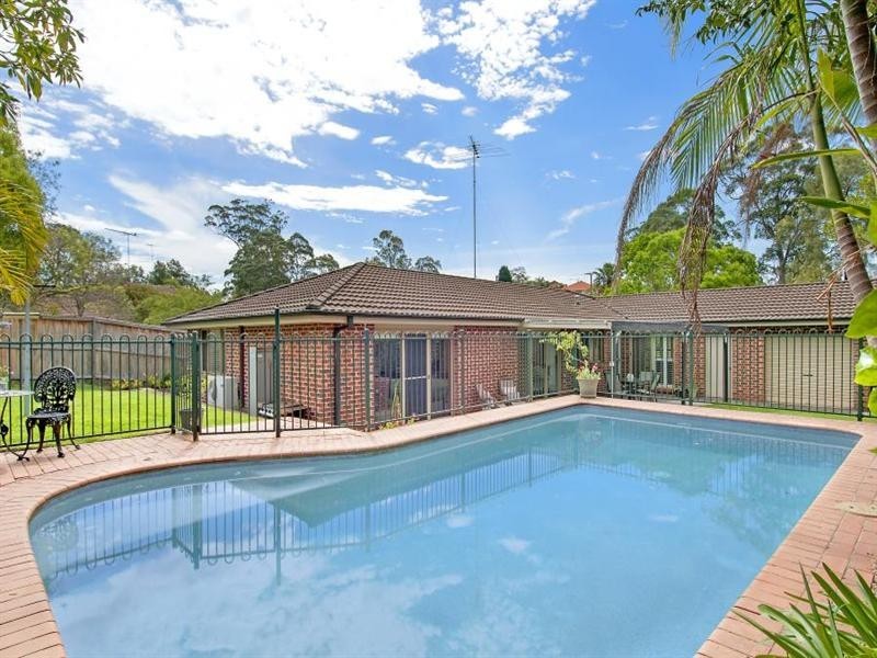 8 Woodgrove Avenue, Cherrybrook NSW 2126