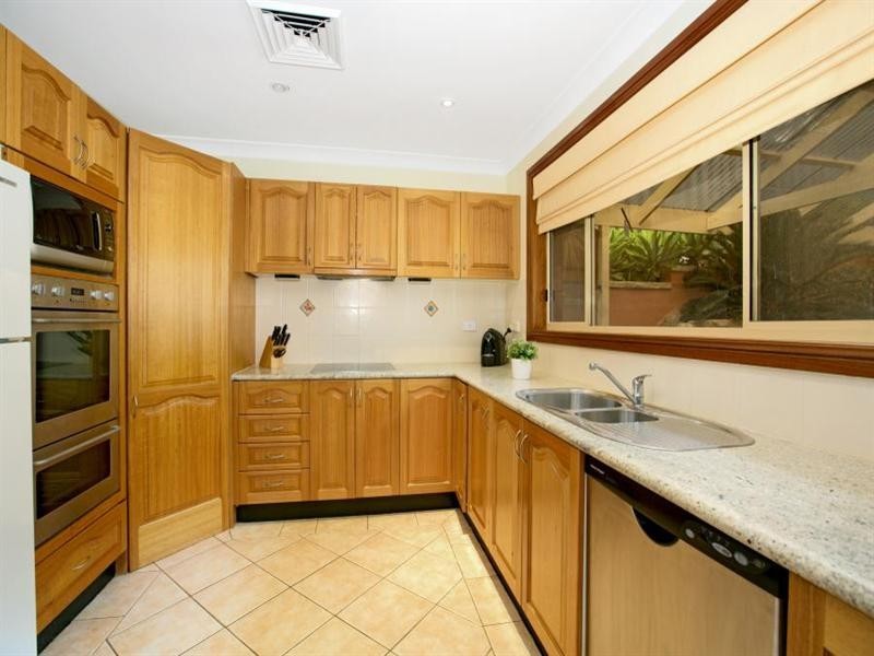 27 Featherwood Avenue, Cherrybrook NSW 2126