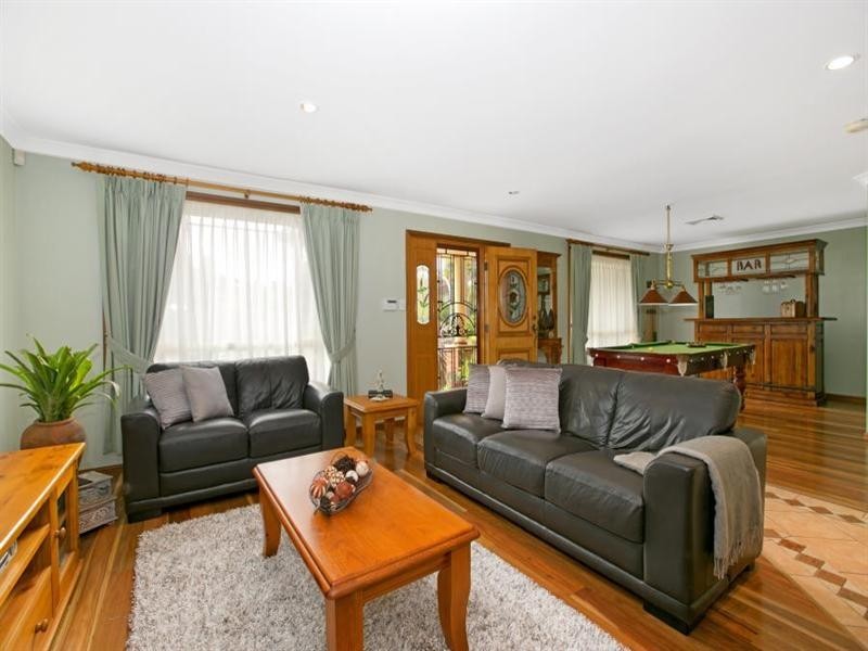 27 Featherwood Avenue, Cherrybrook NSW 2126