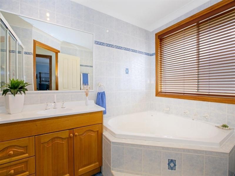 27 Featherwood Avenue, Cherrybrook NSW 2126