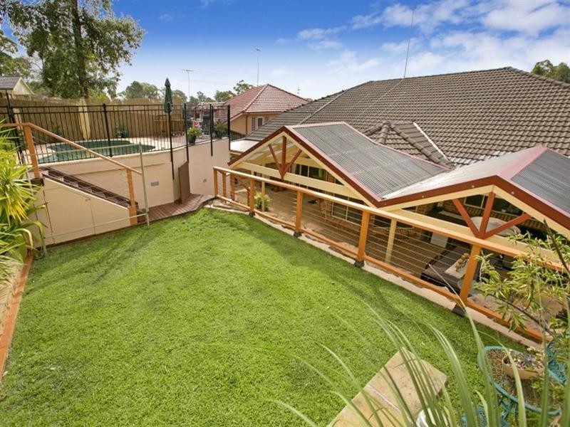 27 Featherwood Avenue, Cherrybrook NSW 2126