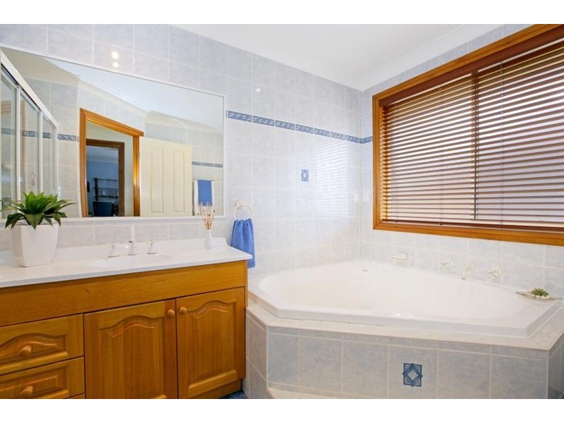 27 Featherwood Avenue, Cherrybrook NSW 2126