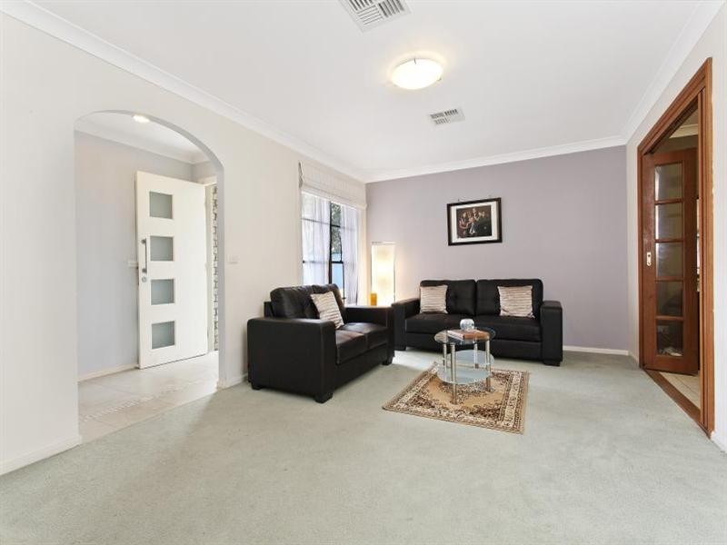 10 Forester Crescent, Cherrybrook NSW 2126