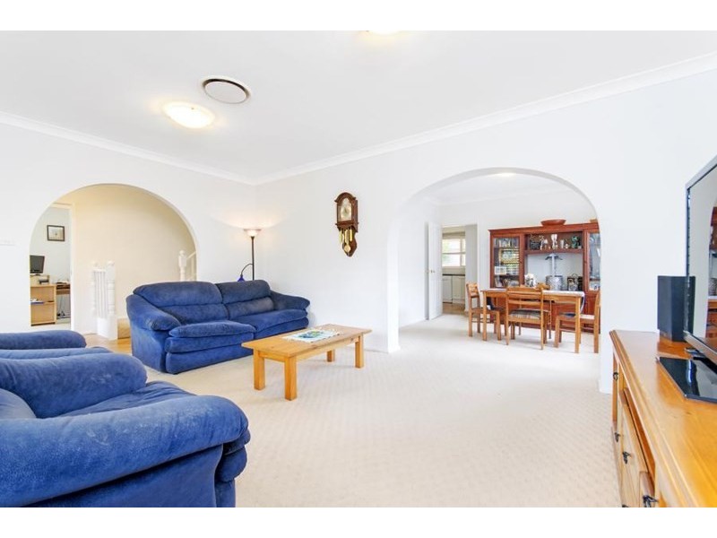27 Francis Greenway Drive, Cherrybrook NSW 2126
