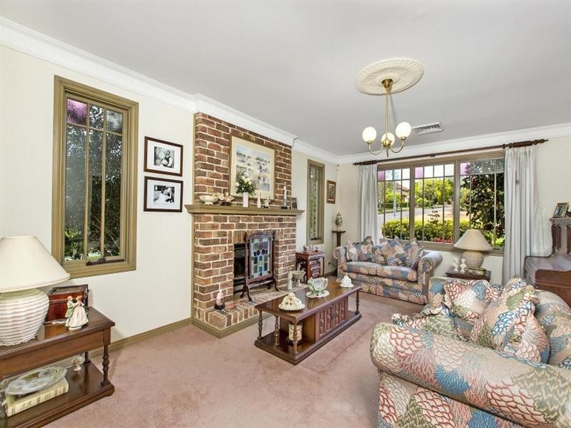2 Harlech Court, Castle Hill NSW 2154