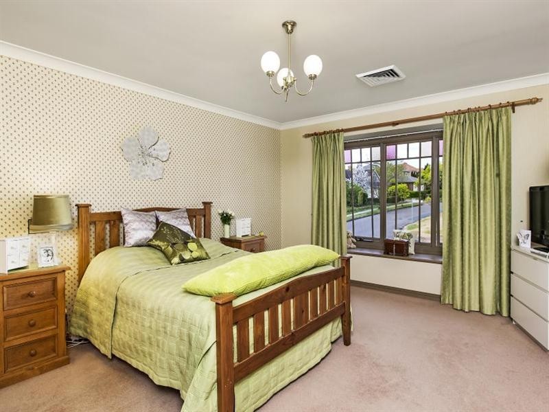 2 Harlech Court, Castle Hill NSW 2154