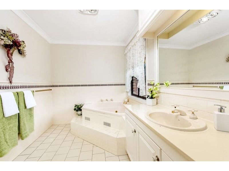 2 Harlech Court, Castle Hill NSW 2154