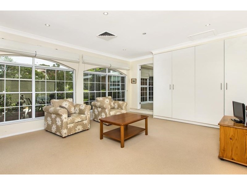 19 Riley Avenue, West Pennant Hills NSW 2125