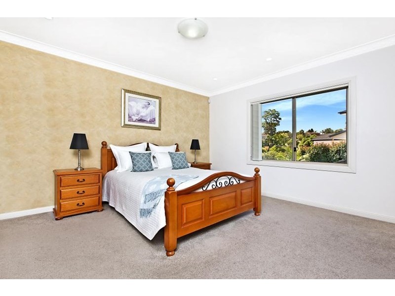 33 Featherwood Avenue, Cherrybrook NSW 2126