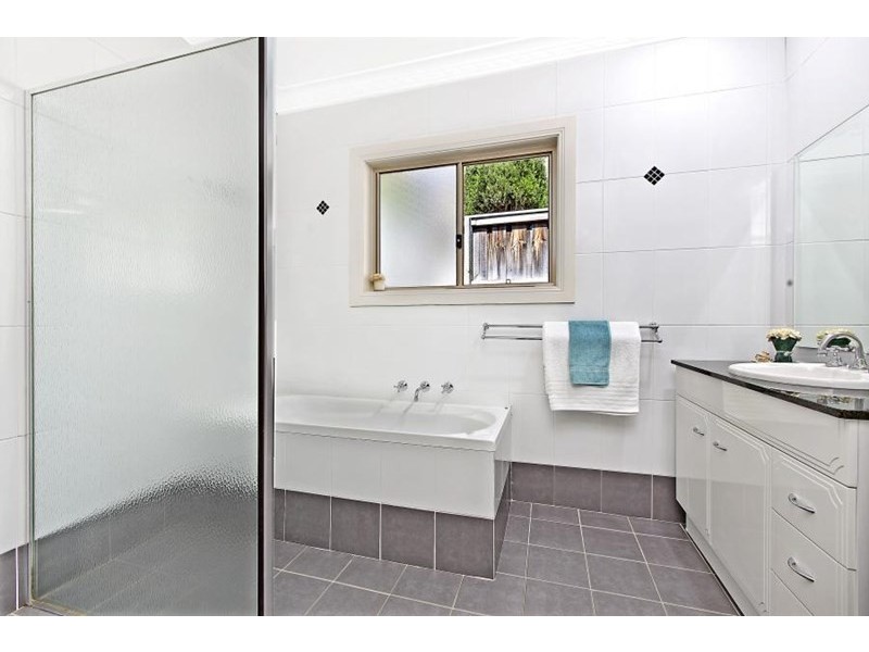 33 Featherwood Avenue, Cherrybrook NSW 2126