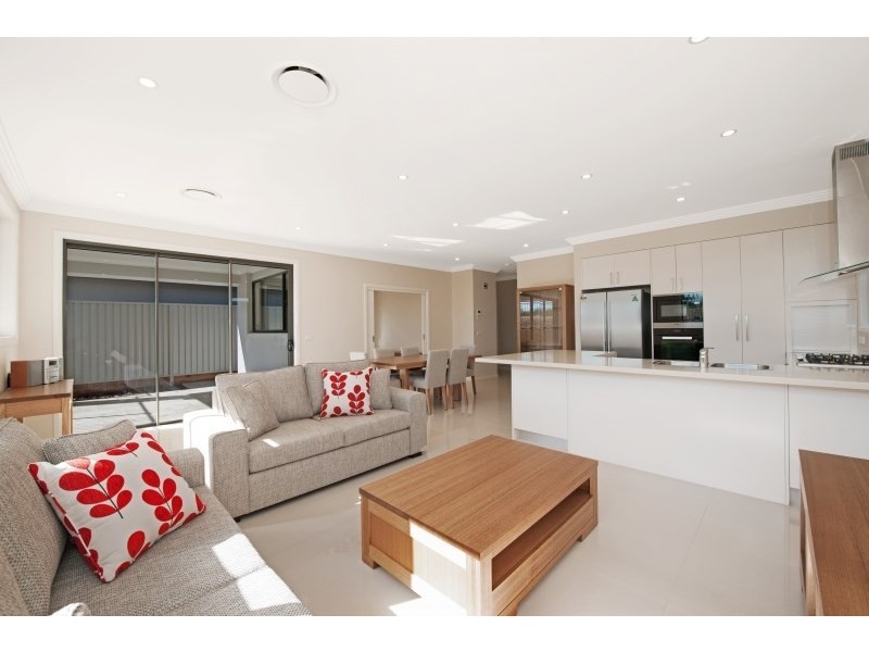 7/28 Rosebank Avenue, Dural NSW 2158