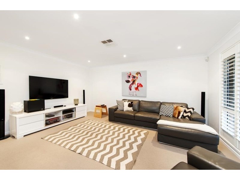 16 Featherwood Avenue, Cherrybrook NSW 2126