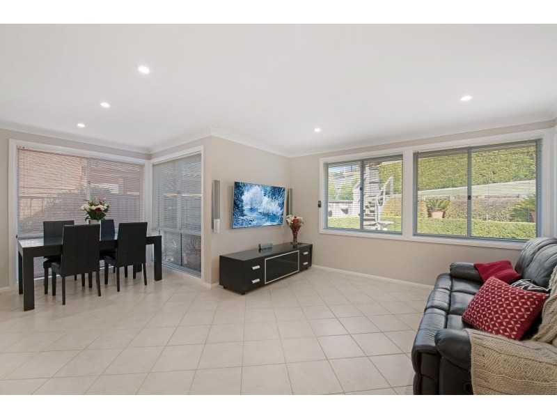 19 Fernbrook Place, Castle Hill NSW 2154