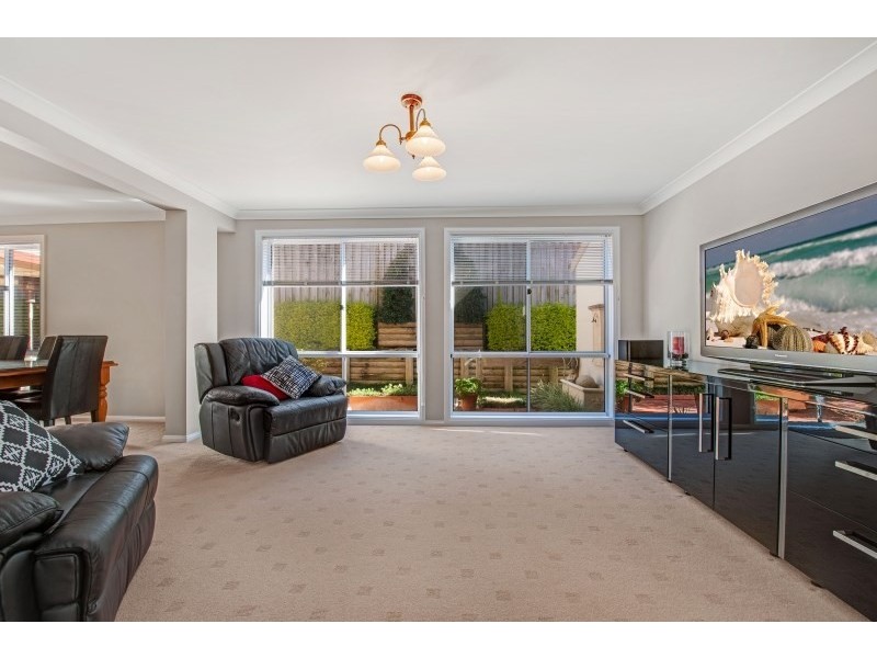 19 Fernbrook Place, Castle Hill NSW 2154