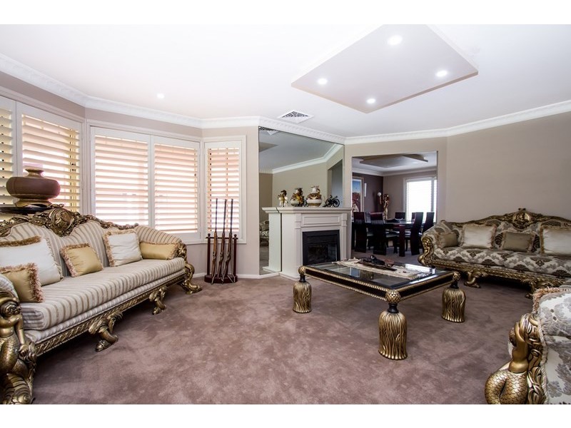 6 Williamtown Court, Glenhaven NSW 2156