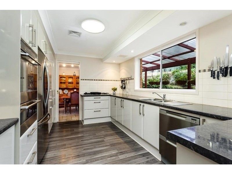 6 Beverley Place, Cherrybrook NSW 2126