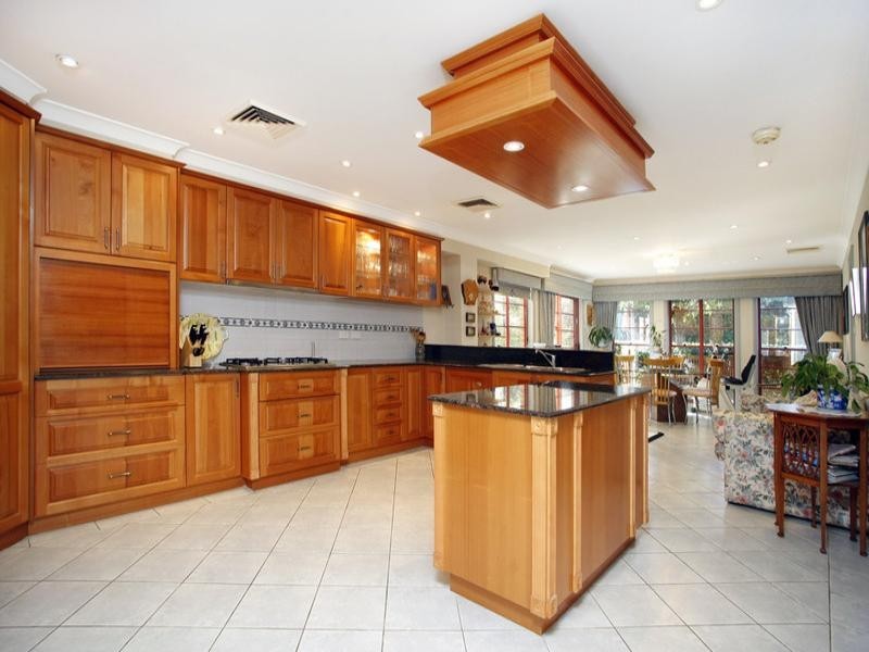 2 Sutton Green, West Pennant Hills NSW 2125