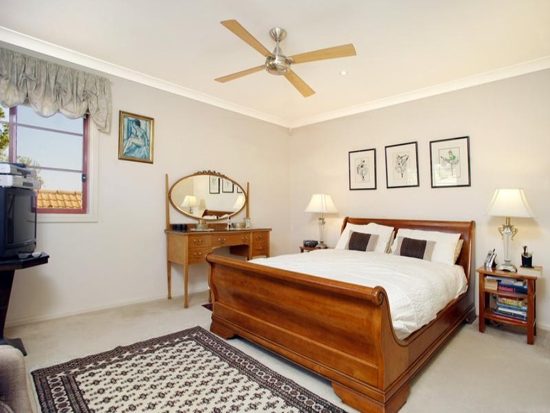 2 Sutton Green, West Pennant Hills NSW 2125