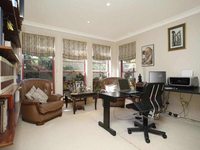 2 Sutton Green, West Pennant Hills NSW 2125