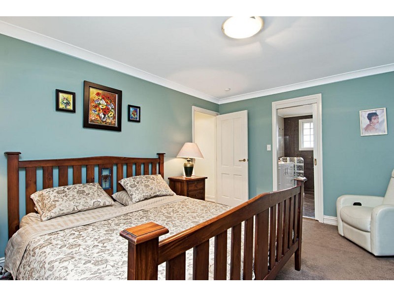 15 Barry Place, Cherrybrook NSW 2126