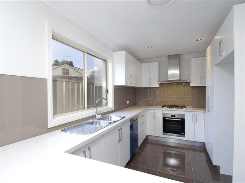 18 Pogson Drive, Cherrybrook NSW 2126