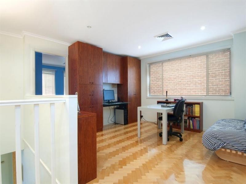 87 Ravensbourne Circuit, Dural NSW 2158