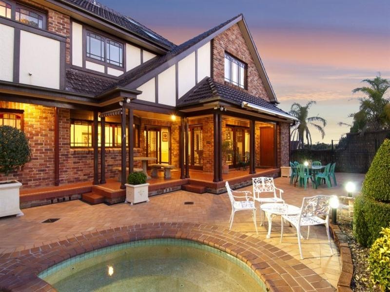 8 Glendale Grove, West Pennant Hills NSW 2125