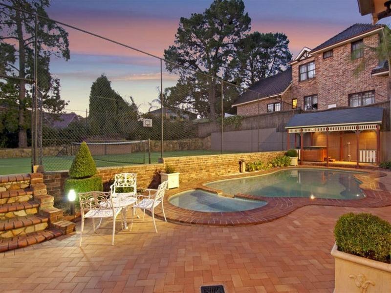 8 Glendale Grove, West Pennant Hills NSW 2125