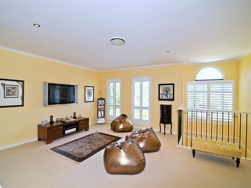 4 Clifton Place, Cherrybrook NSW 2126