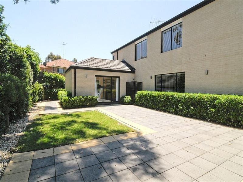 4 Clifton Place, Cherrybrook NSW 2126