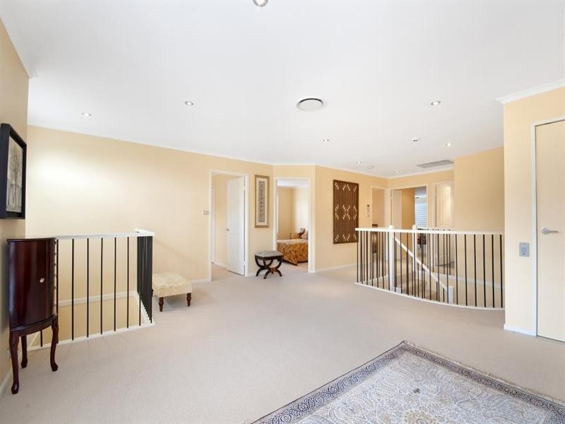 4 Clifton Place, Cherrybrook NSW 2126