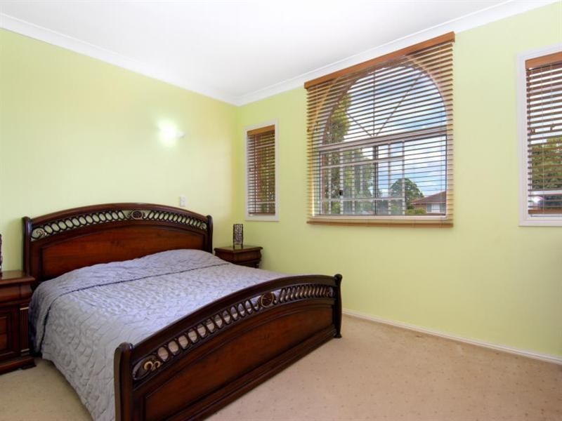 40 Oakhill Drive, Castle Hill NSW 2154