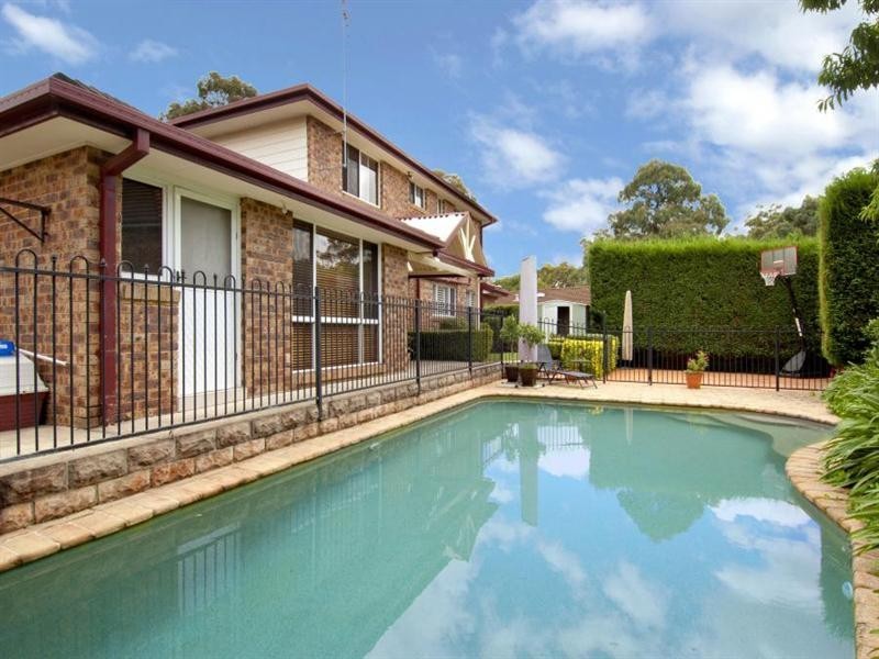 33 Longworth Crescent, Castle Hill NSW 2154