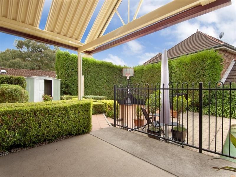 33 Longworth Crescent, Castle Hill NSW 2154
