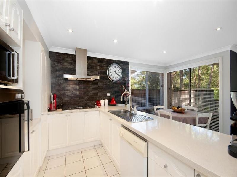 6 Lockyer Close, Dural NSW 2158